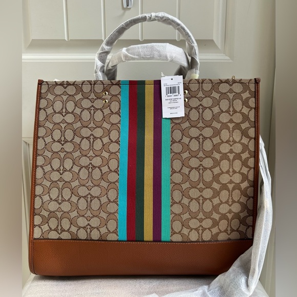 NWT Coach Dempsey Tote 40 In Signature - Picture 4 of 14